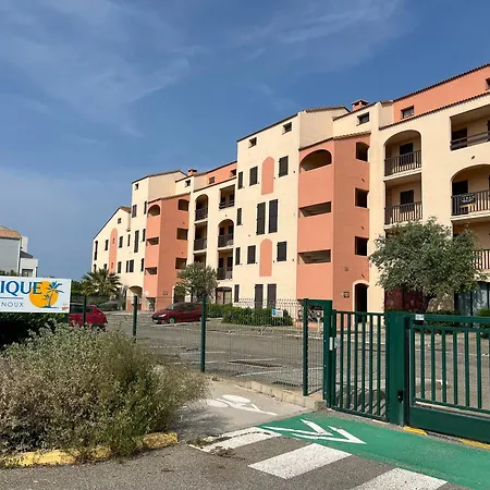 T2 Rez-de-jardin A Saint-cyprien Avec Acces Direct Et Piscine En - Fr-1-753-22 *